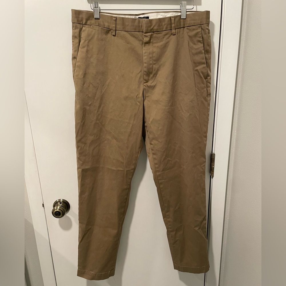 Banana Republic 36x32 Tan Tapered Fit Chinos